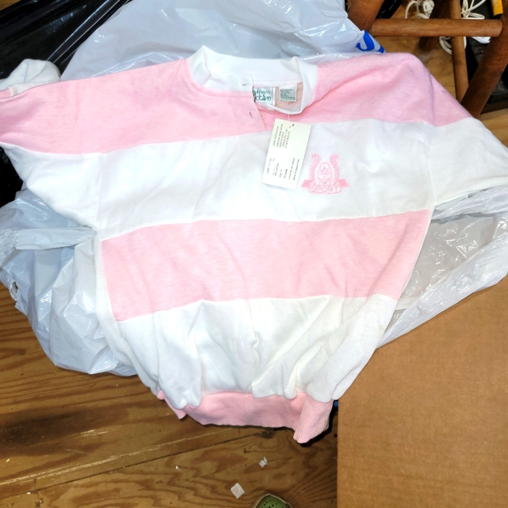 Vintage  Southern Active pink and white sweatshirt with collar sizes Medium